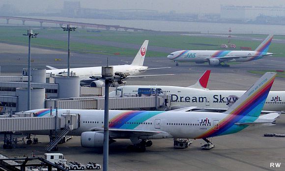B777-200