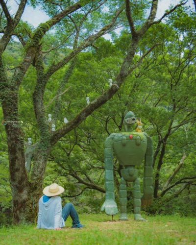 延岡市北川町｜天空の城ラピュタに登場するロボット兵がキツネリスと
