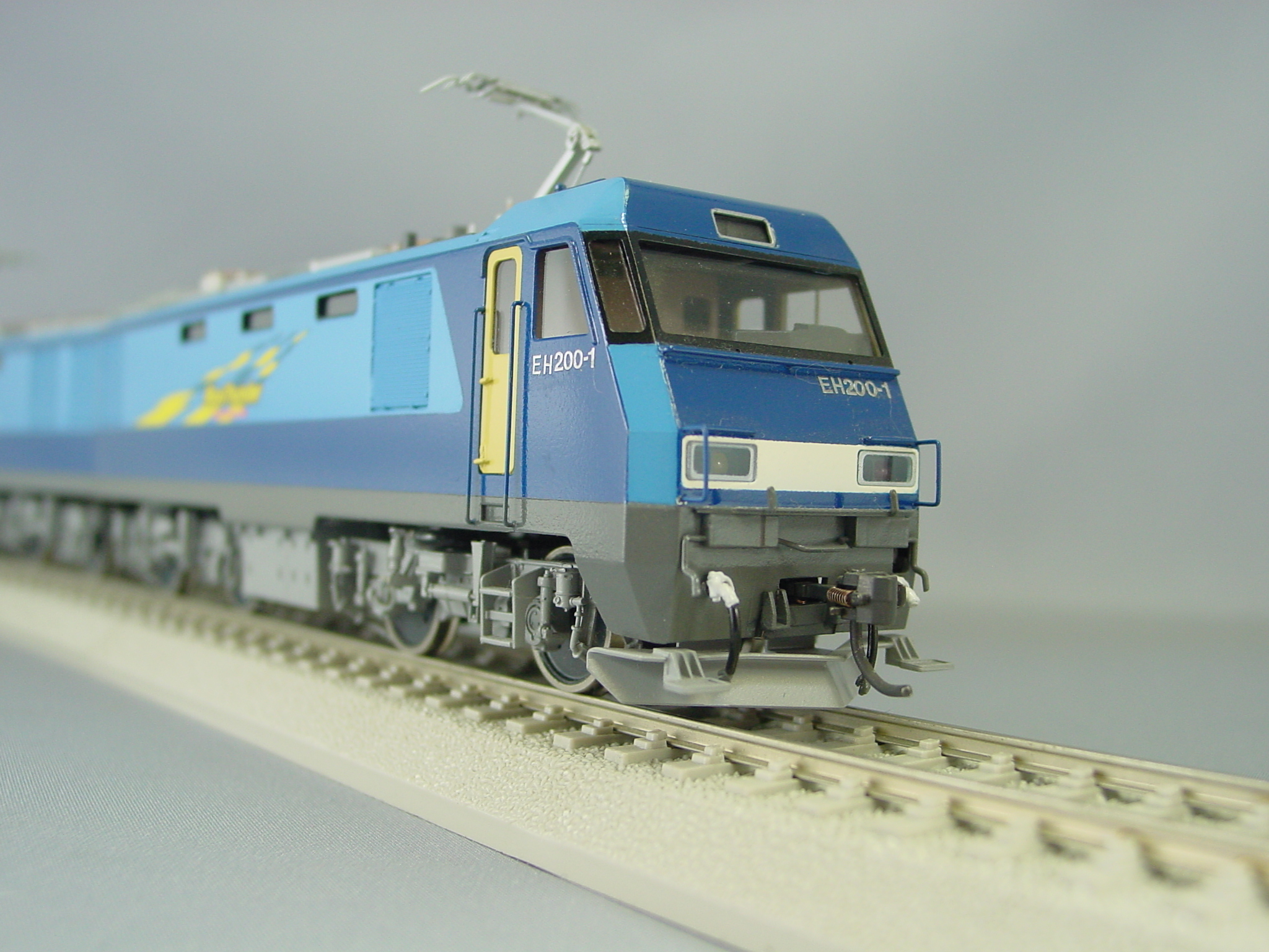 JR貨物 EH200形式直流電気機関車量産車(1号機)・試作機(901号機