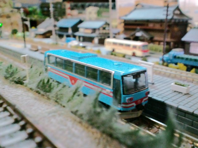 鉄道模型工房 / 車輌工作 / 難有レールバスの再生