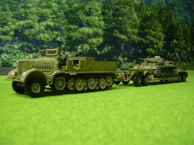 トランペッター 1／72 ドイツ 重ハーフトラック FAMO ＆ 戦車