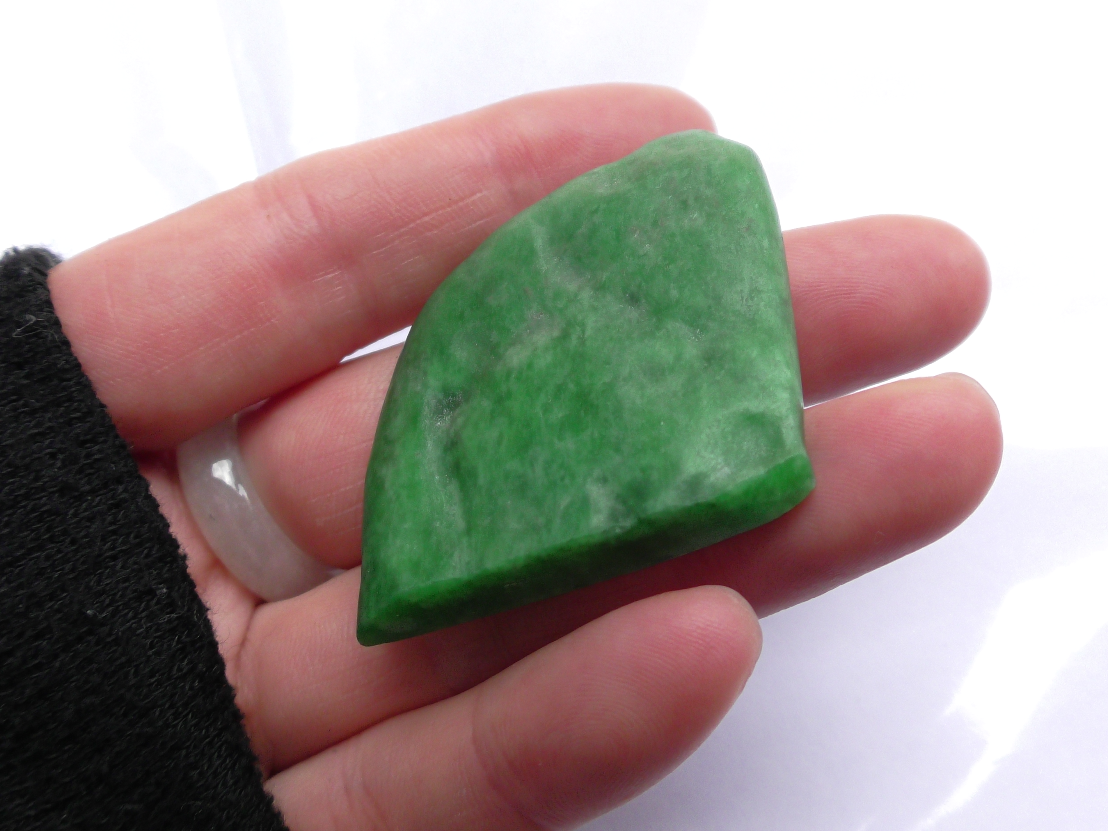 本翡翠彫刻用原石 緑の扉 – 翡翠市場からの便り