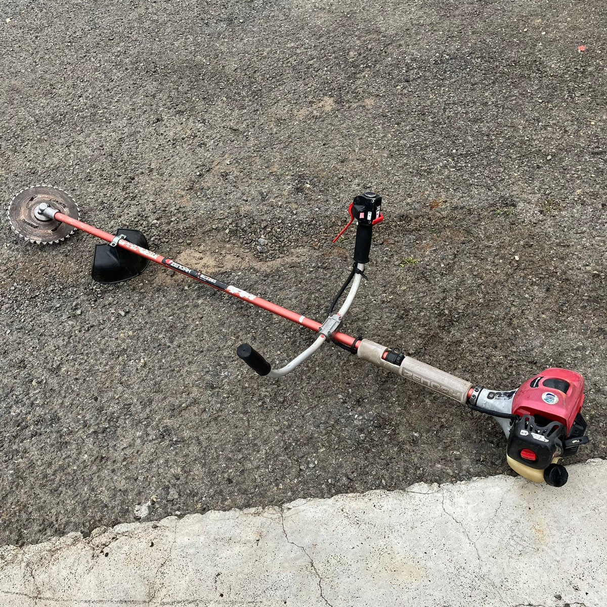店頭受取り限定】ゼノア ZENOAH エンジン式刈払機 BCZ265 草刈り機