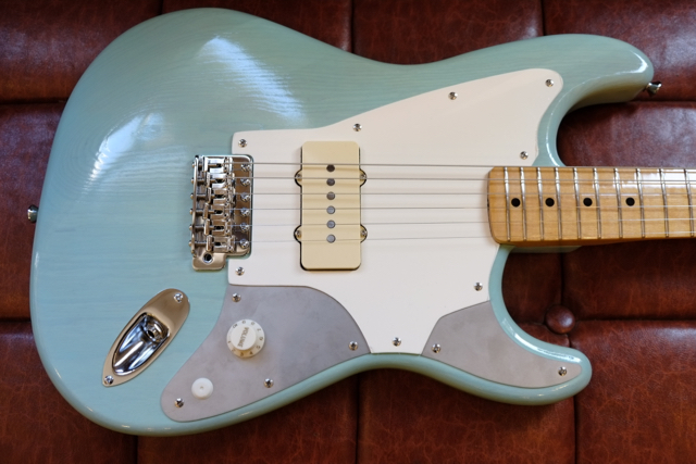 ワンマスター化カスタマイズ – Astronauts Guitars