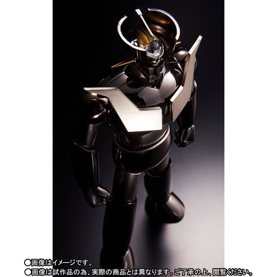 マジンガーZ』黒クロムメッキ塗装で生まれ変わった超合金魂 GX-70CN
