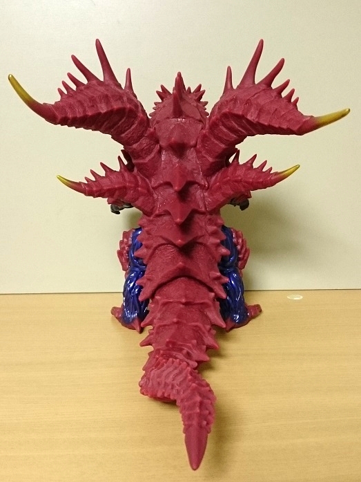 ウルトラマンオーブ新作ソフビ人形をフラゲ！（マガオロチ）＆DXダーク