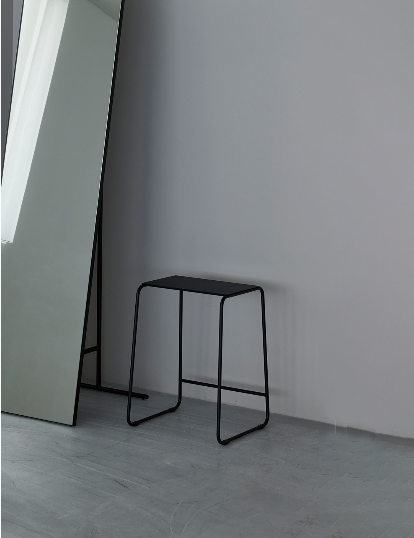 KUROSHIRO】STOOL