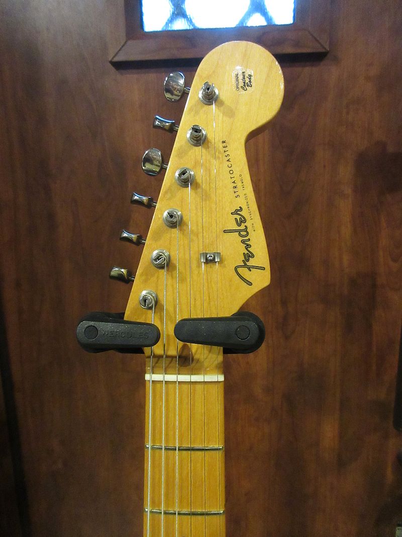Fender New American Vintage 1956 Stratocaster Aged White Blond
