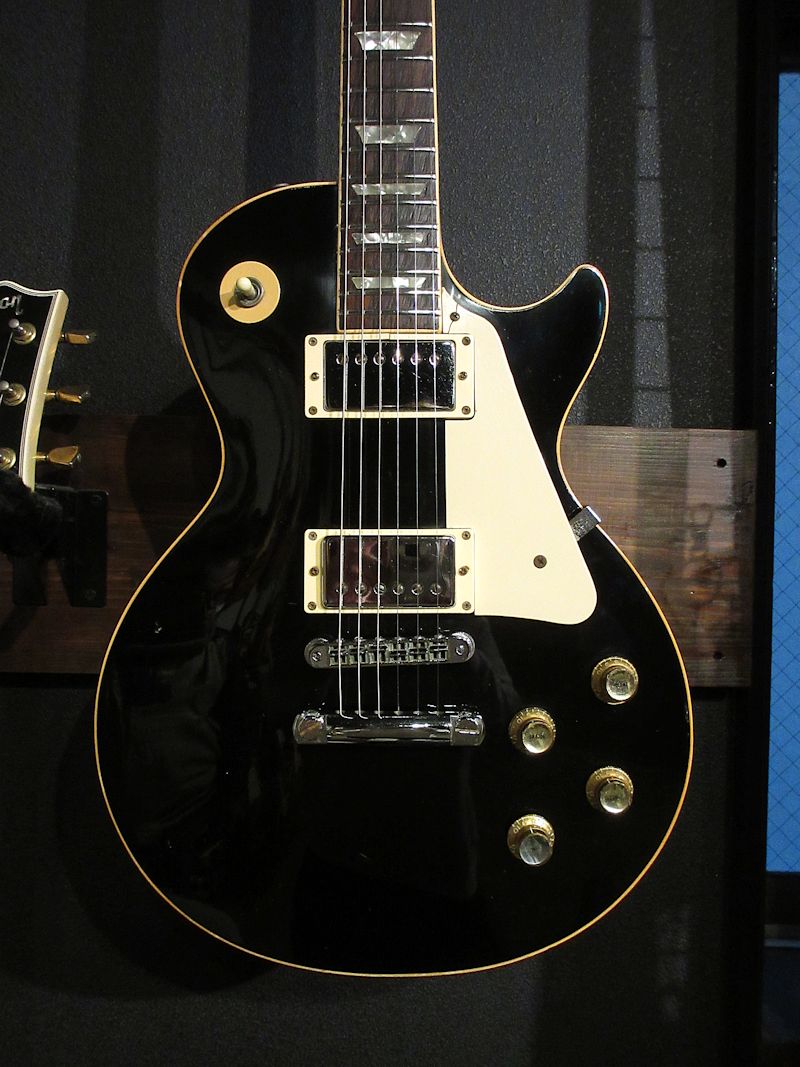 1977 Gibson Les Paul Standard Ebony Black - ヴィンテージギター
