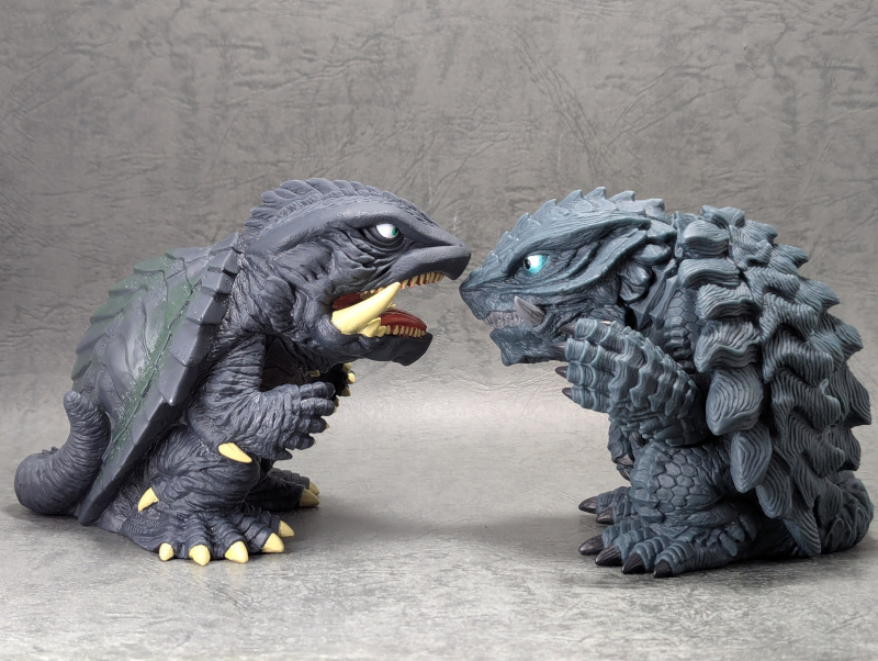 玩栗犬と、鎮座獣 ガメラ (2023) GAMERA -Rebirth- | 玩栗犬 真ホビー