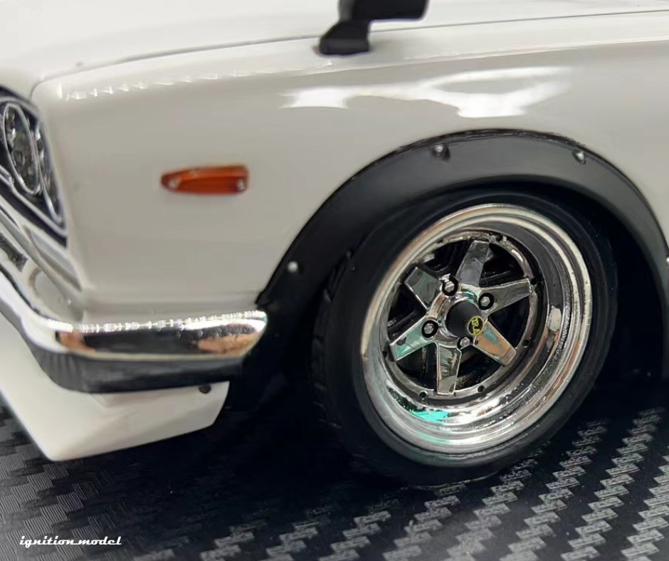 IG3235 Nissan Skyline 2000 GT-R (KPGC10) White – ignition model