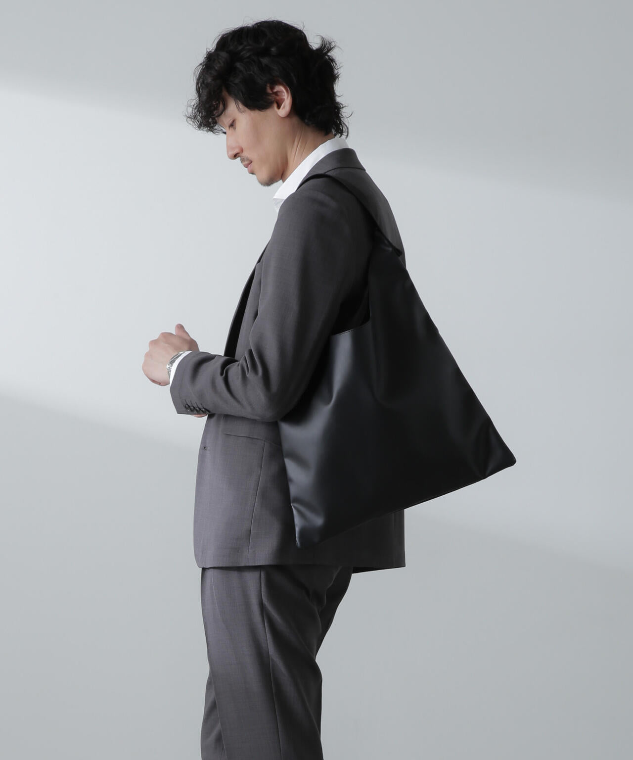 WEB限定 / シンセティック レザー ワン ストラップ ショルダーバッグ