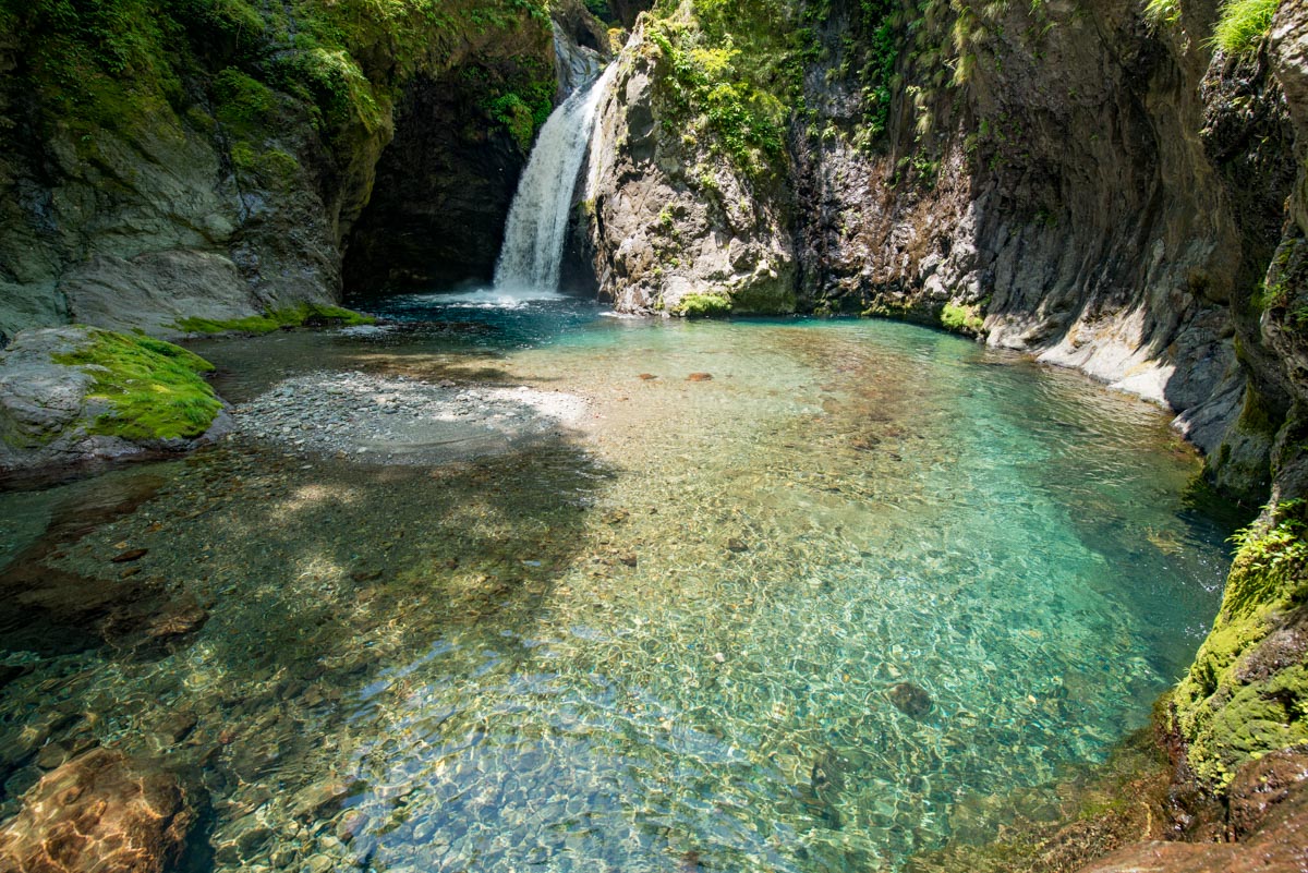 大釜の滝｜日本の滝百選｜大きな滝壺が美しい端正な滝 | 四国開拓日誌