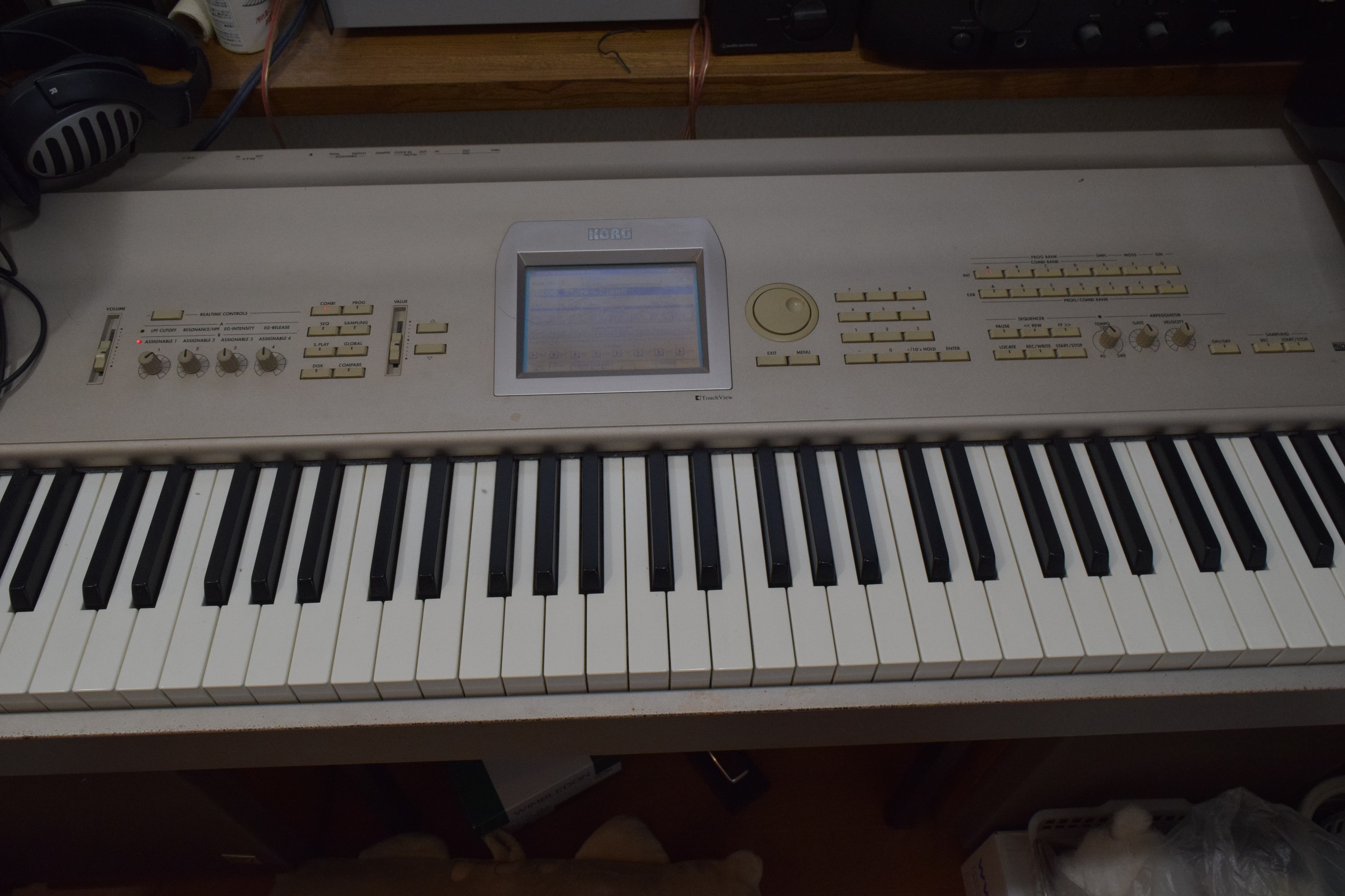 KORG TRITON Studioを修理する: 無節操になんか作る。