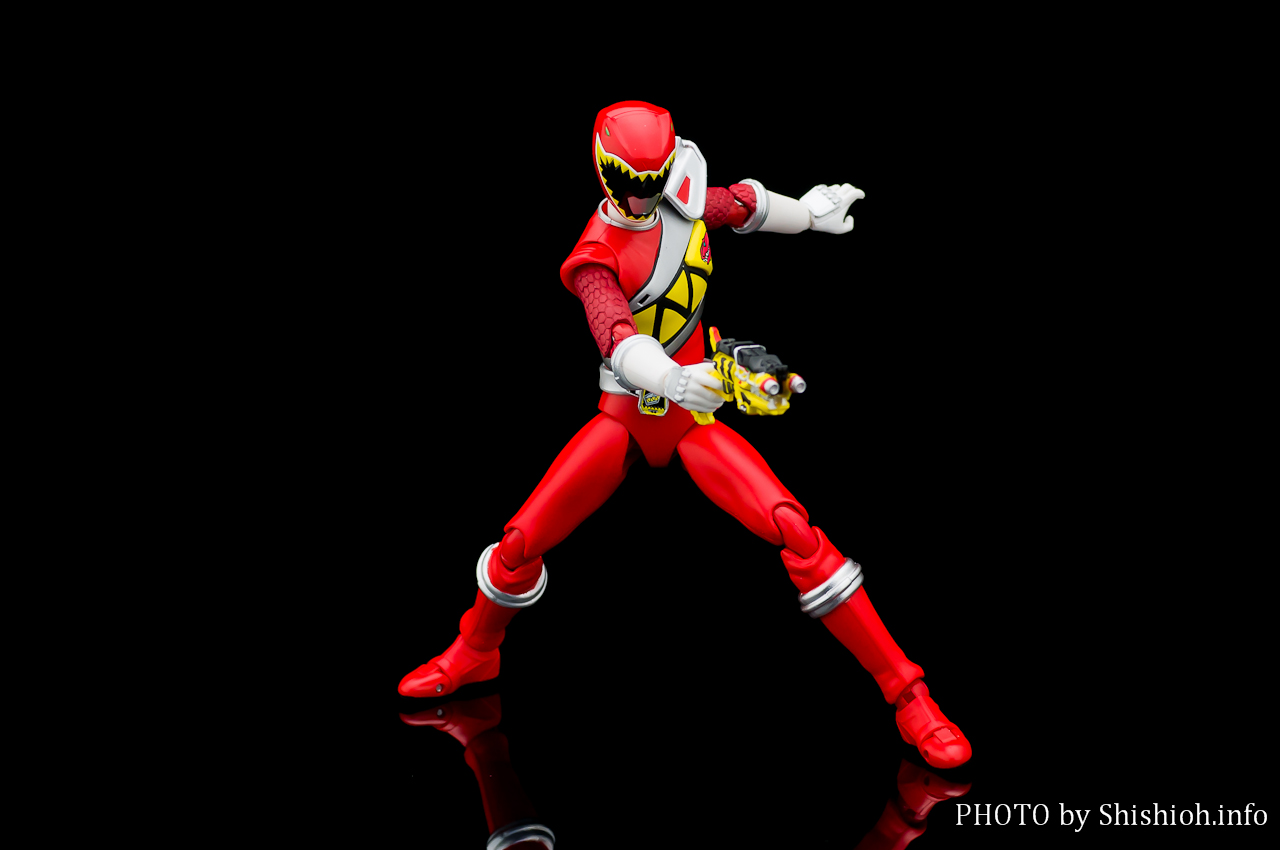 レビュー】 バンダイ S.H.Figuarts キョウリュウレッド [獣電戦隊