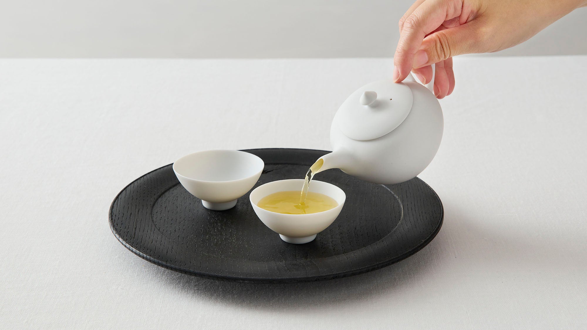 じんわりと心に光を灯す。森岡希世子さんの器 – 煎茶堂東京オンライン