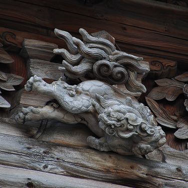 勝興寺：本堂北側の破風の写真 - いこまいけ高岡