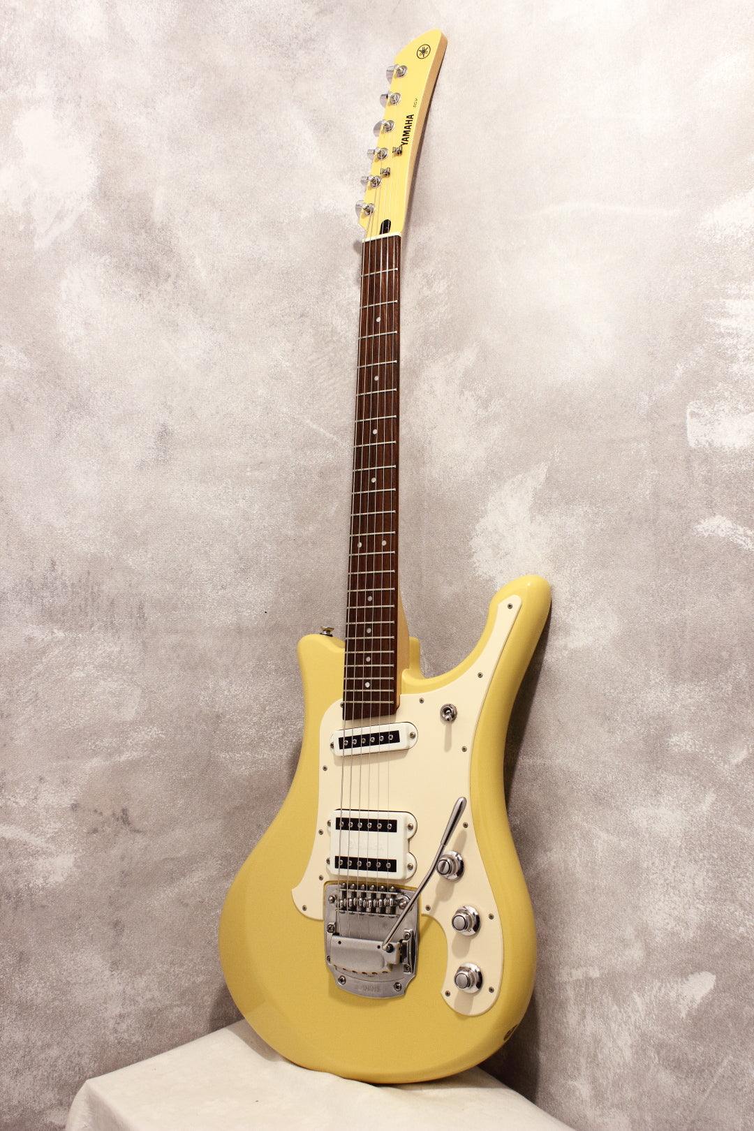 Yamaha SGV300 Flying Samurai Banana Yellow 2000 – Topshelf Instruments