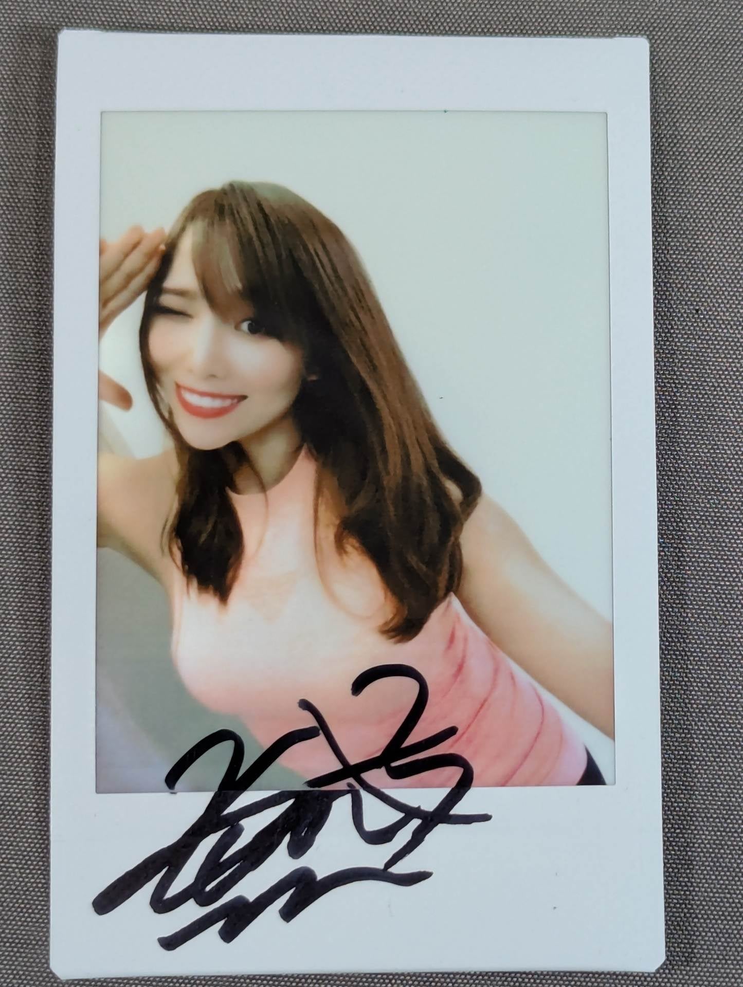 KAIRI 直筆サイン入り チェキ写真① – 闘道館