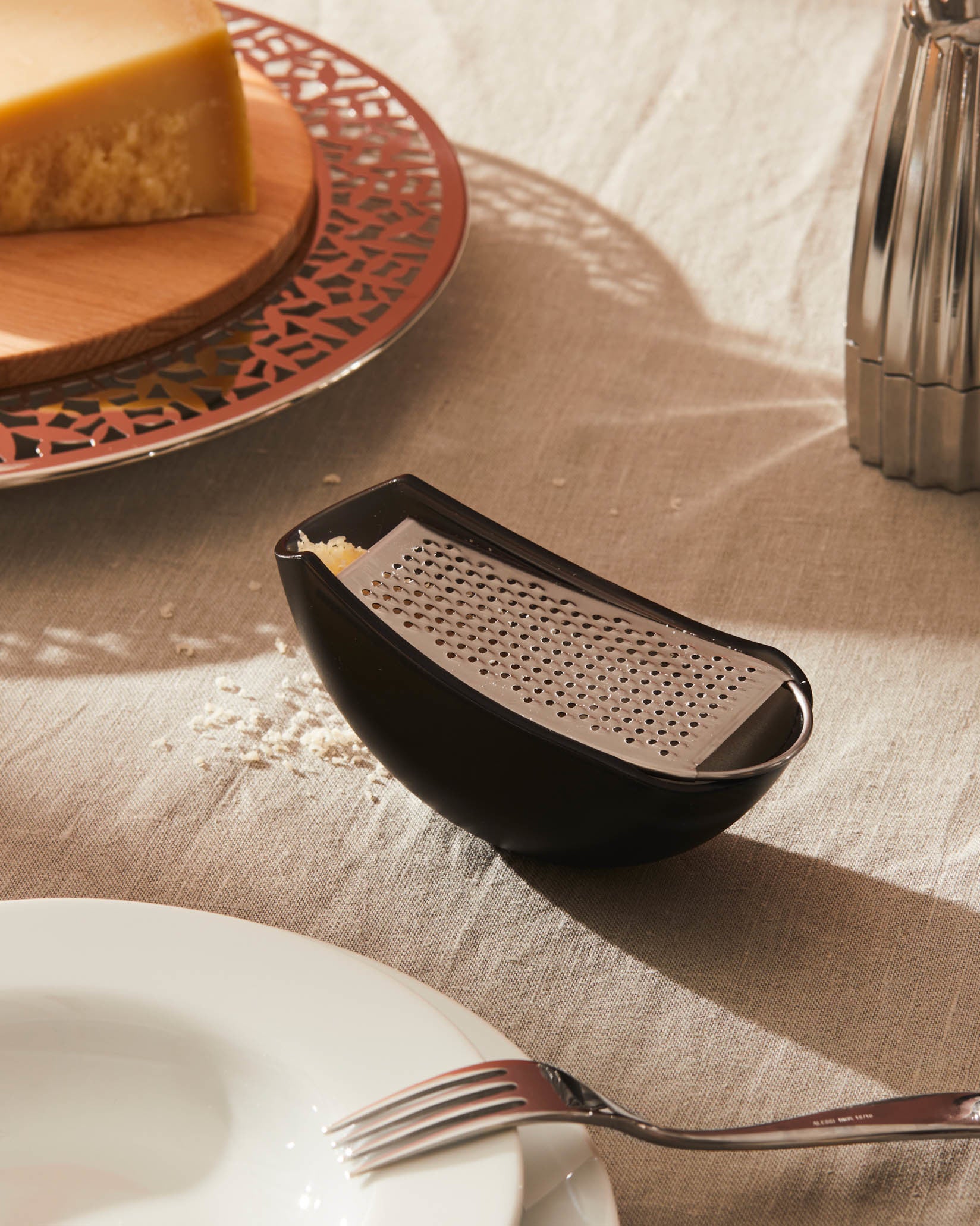 Parmenide Grater With Cheese Cellar | Alessi
