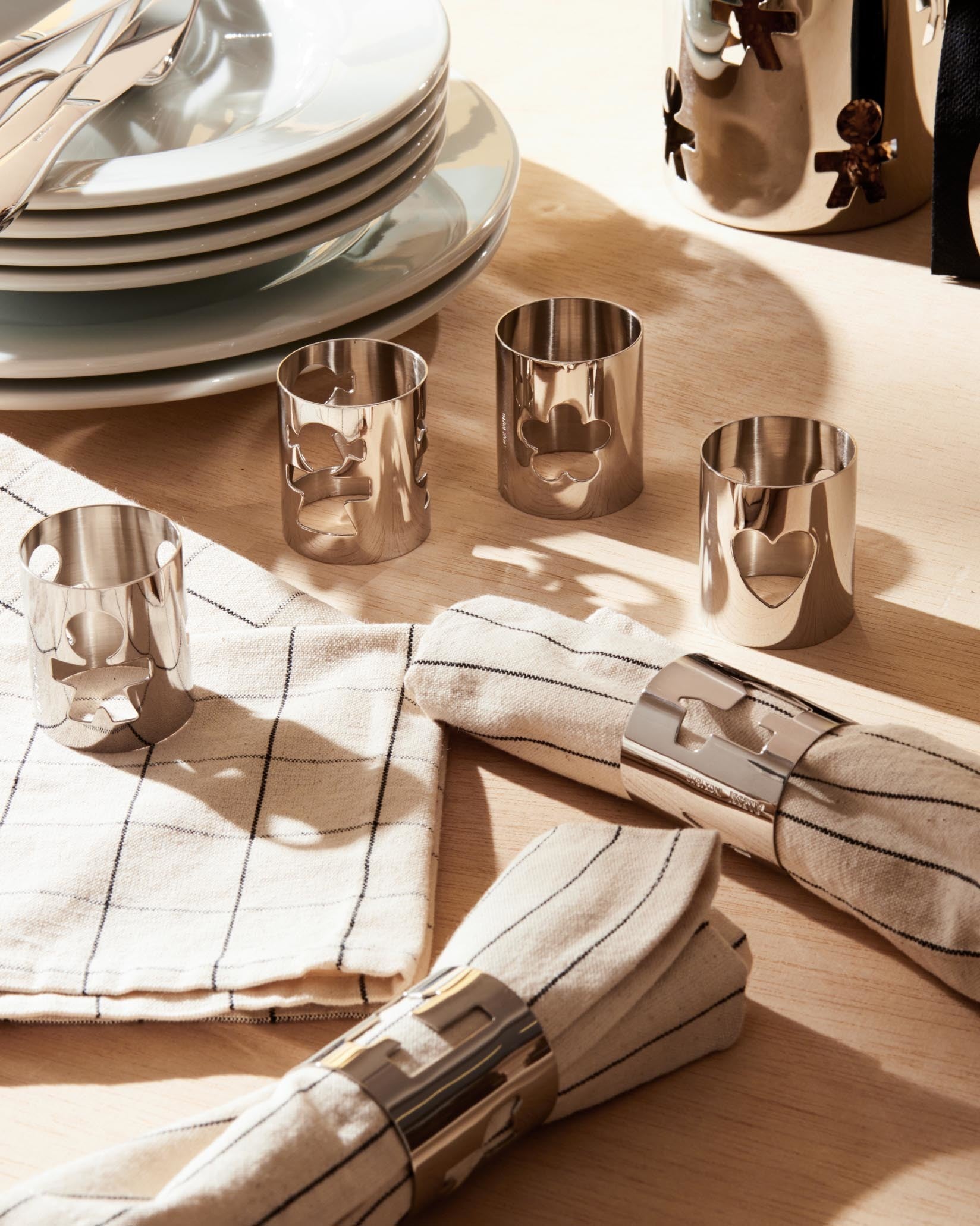 Girotondo: Napkin ring by King-Kong | Alessi