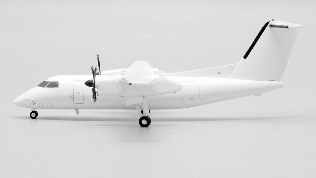 Blank/White Bombardier Dash 8 Q100 JC Wings JC2WHT1038 BK1038