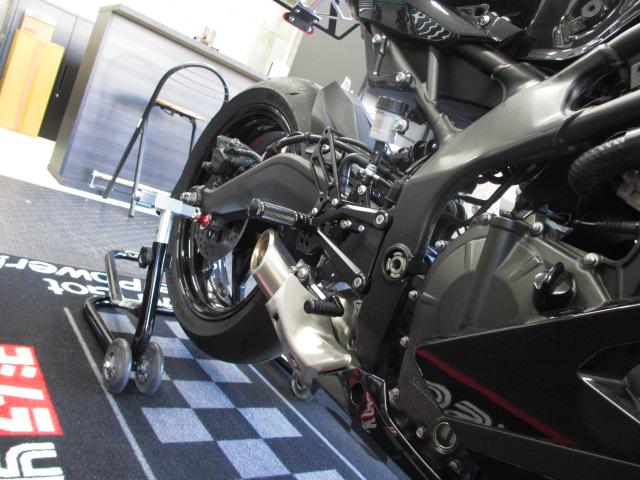 Ninja ZX-25R を逆チェンジにしよう！（バイクショップ ラリマーの作業