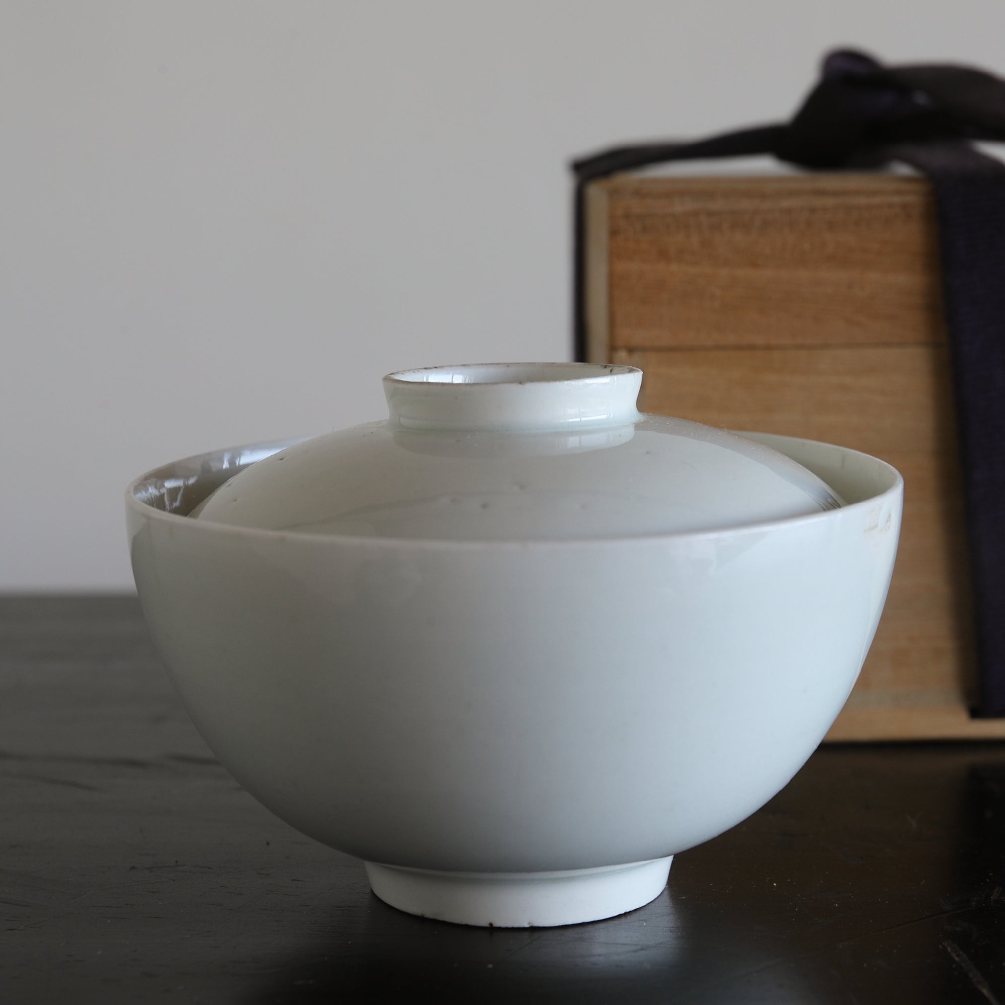 明代–清代 白高麗徳化窯蓋碗（1368–1911CE） | 入蘆花（ロカニイル）