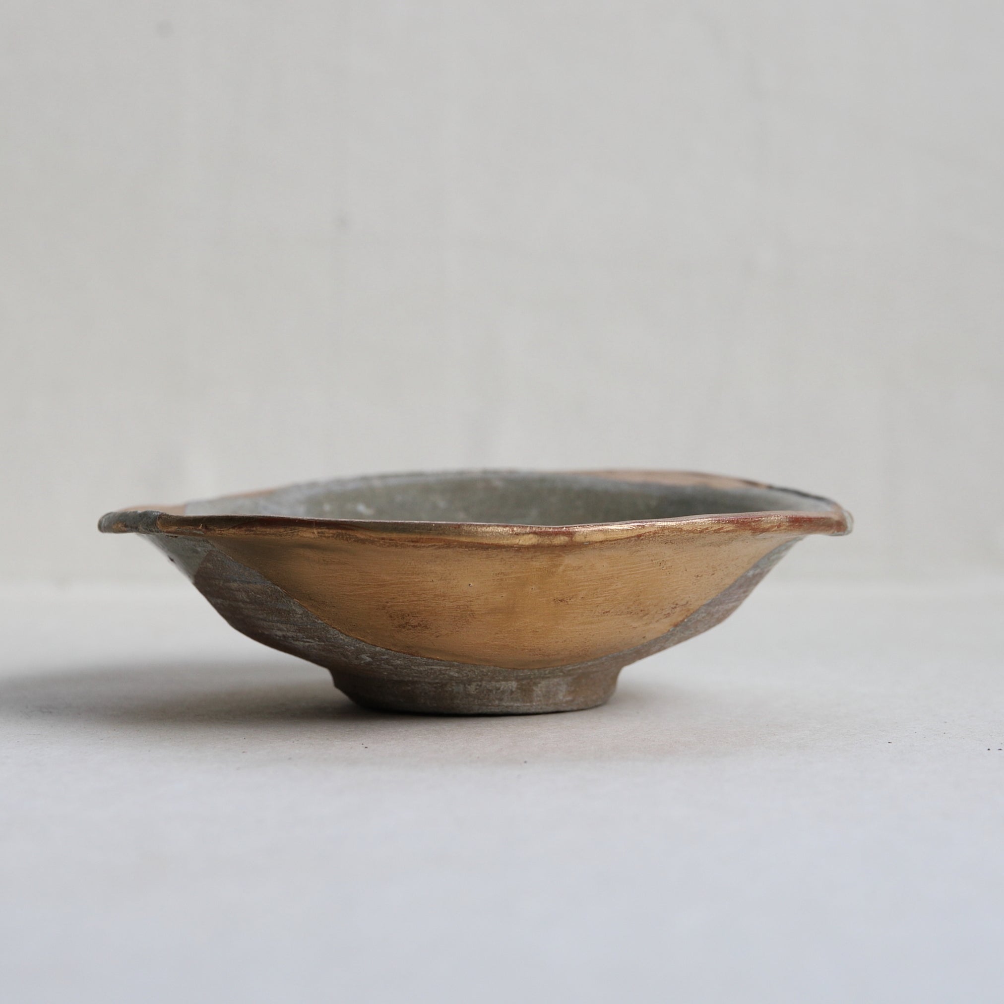江戸時代 葭の元窯 古唐津金継皿（1603–1867 CE） | 入蘆花（ロカニイル）