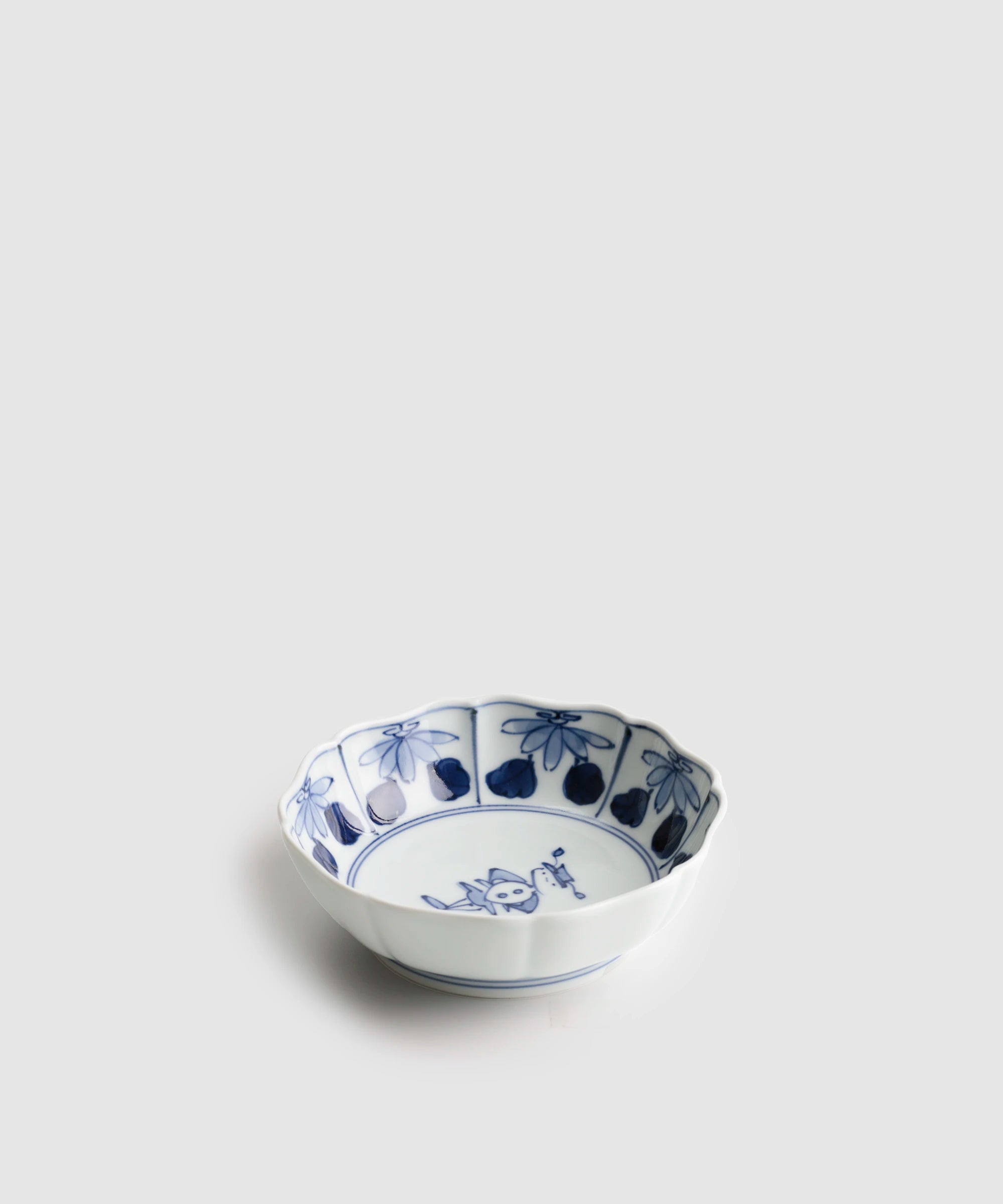 花と人形 - 4寸小鉢 | 有田焼(ありたやき)の専門通販 Realita Ceramics