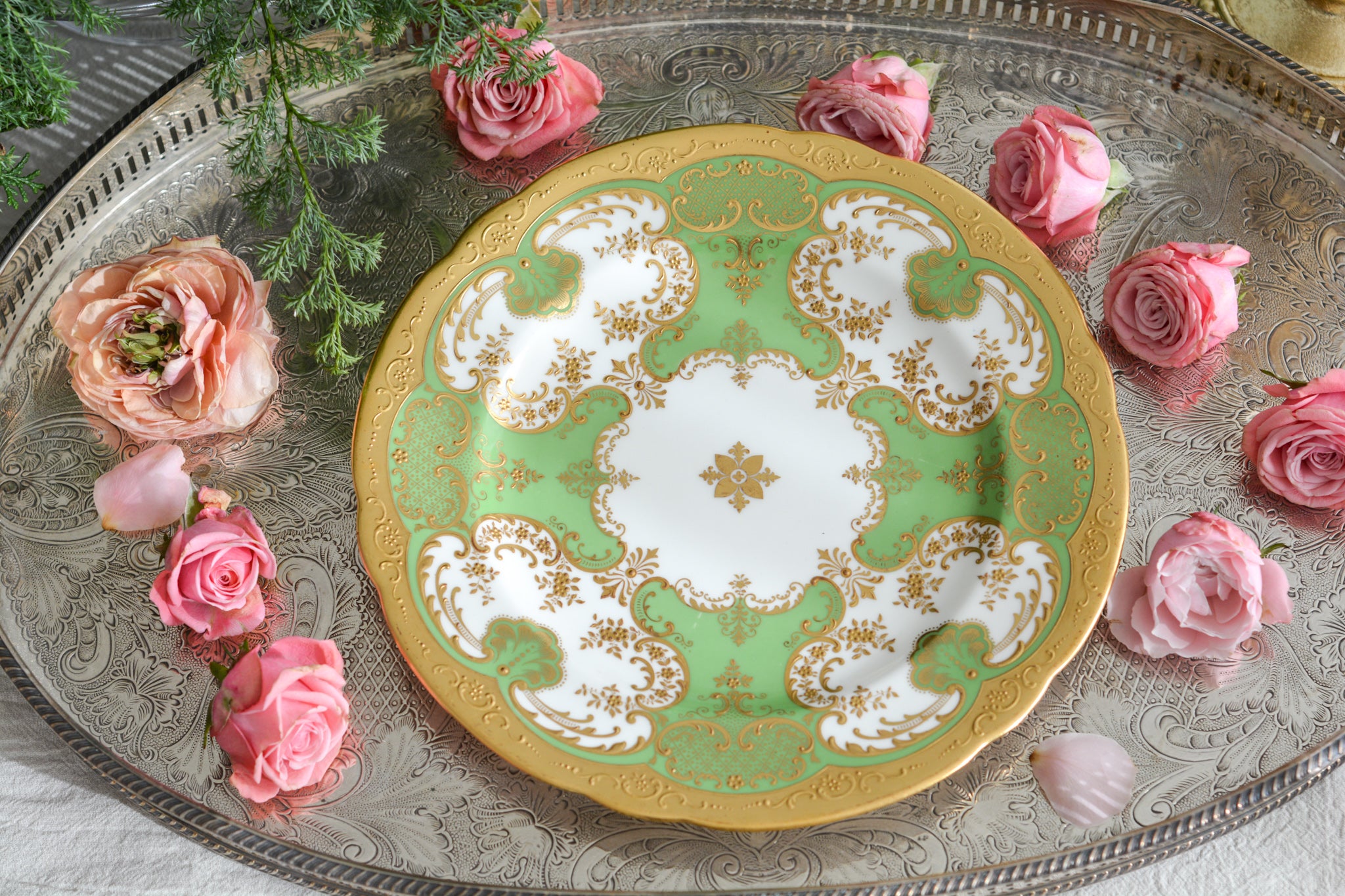 コウルドンfor Tiffany 豪華なプレート – Rose Antiques