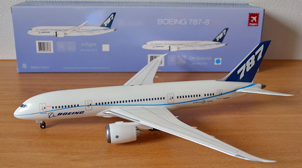 1/200 ホーガン・ウイングス B787飛行試験5号機 N787FT（地上姿勢モデル）