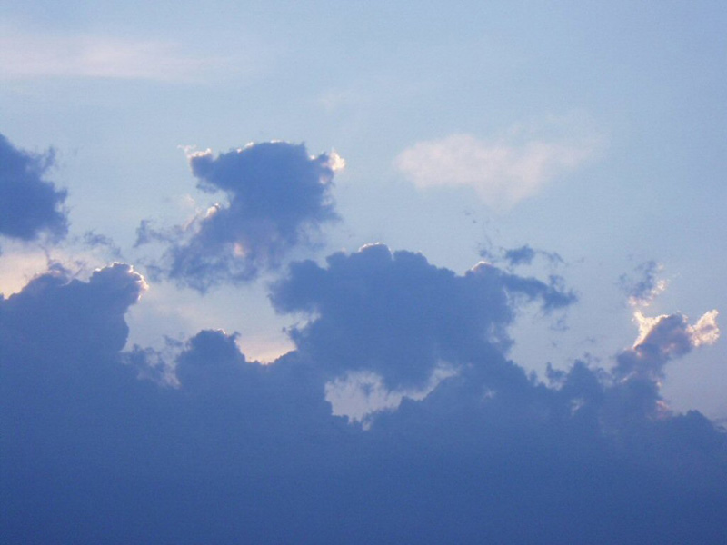何かに似ている雲