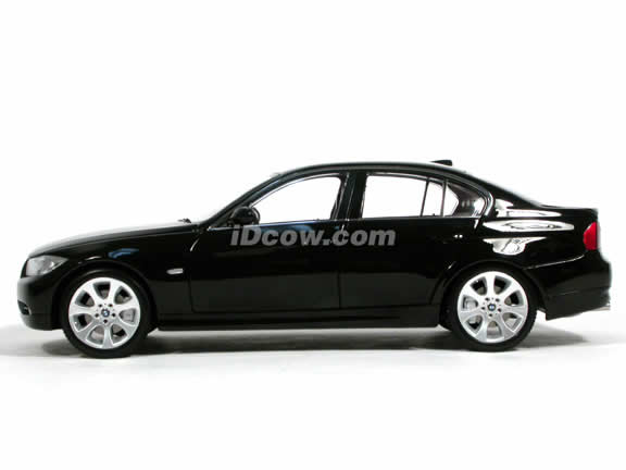 2005 BMW 330i diecast model car 1:18 scale die cast from Kyosho