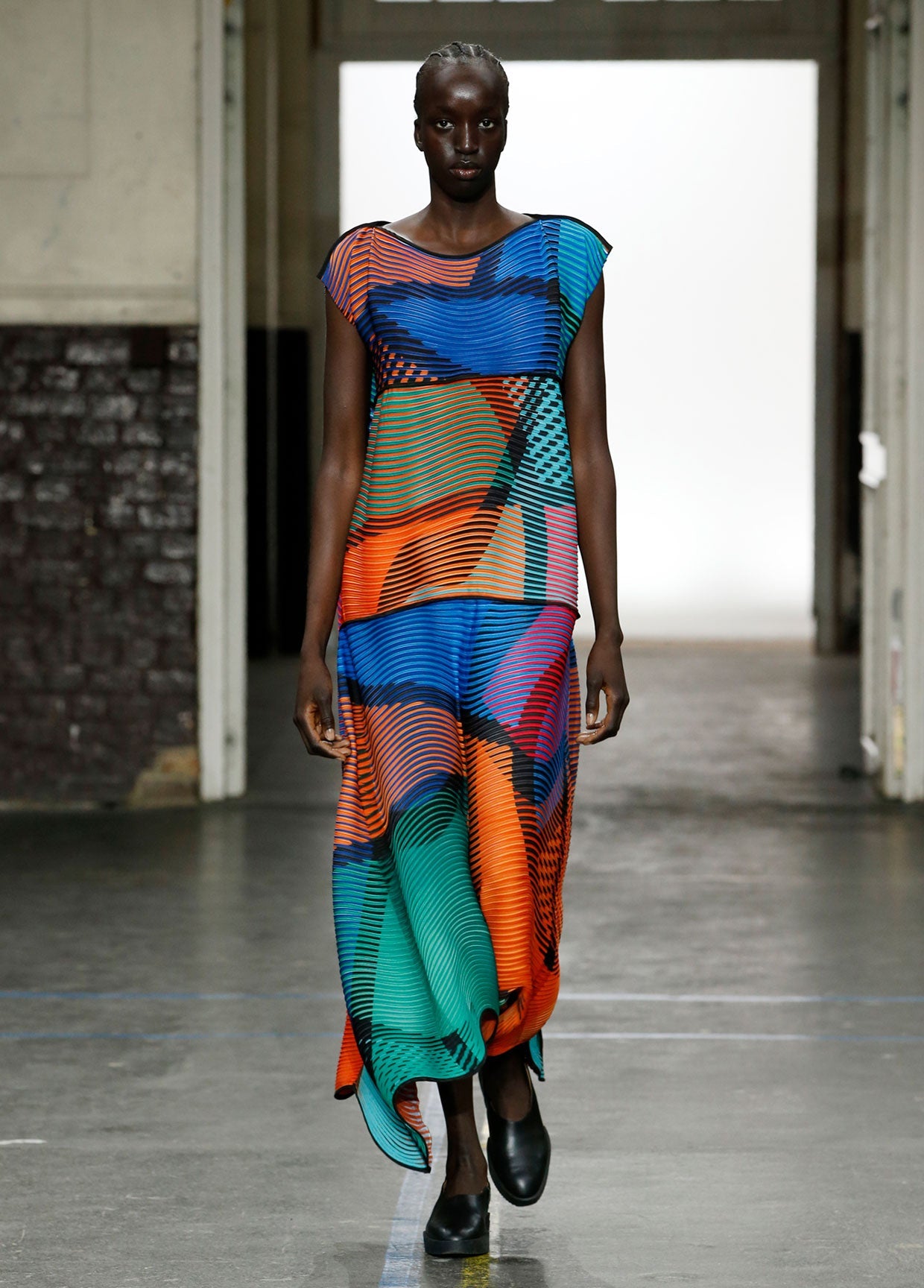 ISSEY MIYAKE AUTUMN WINTER 2019 コレクション34 – isseymiyake.com