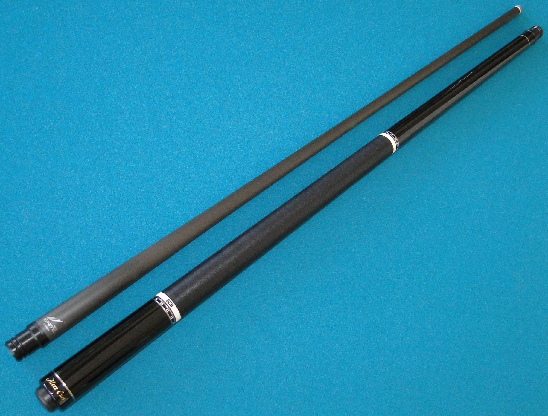 mezz イグナイト K2DAI Mezz and Exceed cues with Ignite shaft