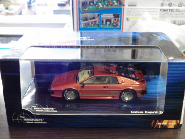 ミニカーショップグローバル - 1/43 ミニチャンプス 007 ロータス
