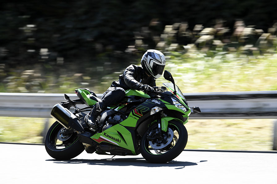 600SSのカワサキ流着地点 Kawasaki ZX-6R – WEB Mr.Bike