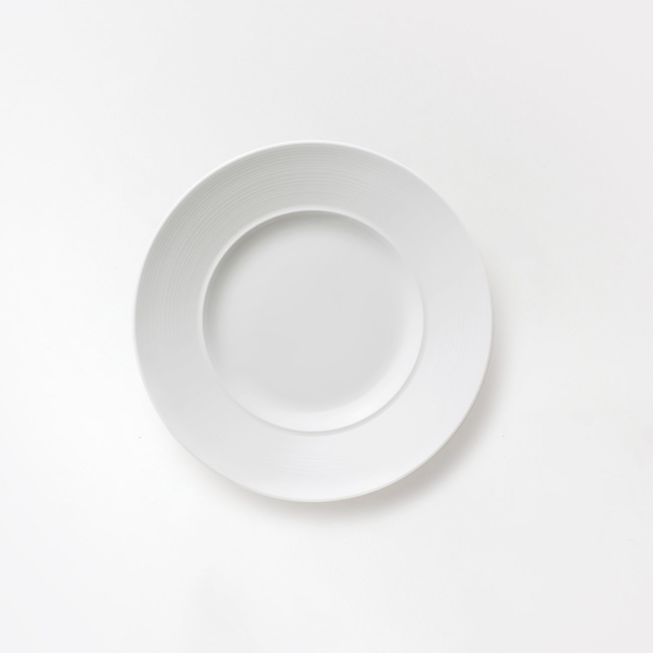 白いブランド食器｜18cm取皿｜EXQUISITE｜ニッコー公式オンラインショップ