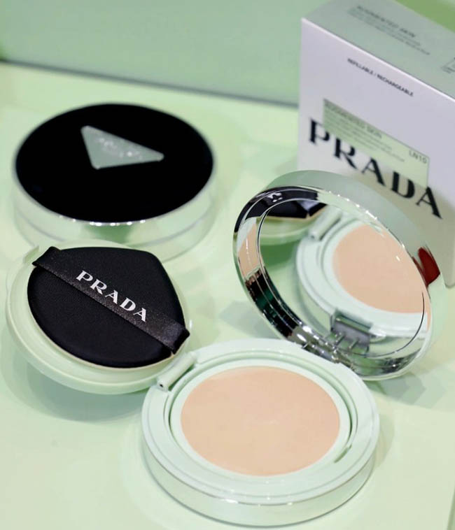ขายPrada Augmented Skin Reveal Mesh Cushion Foundation SPF50+PA+++