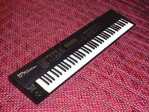 Roland D-70