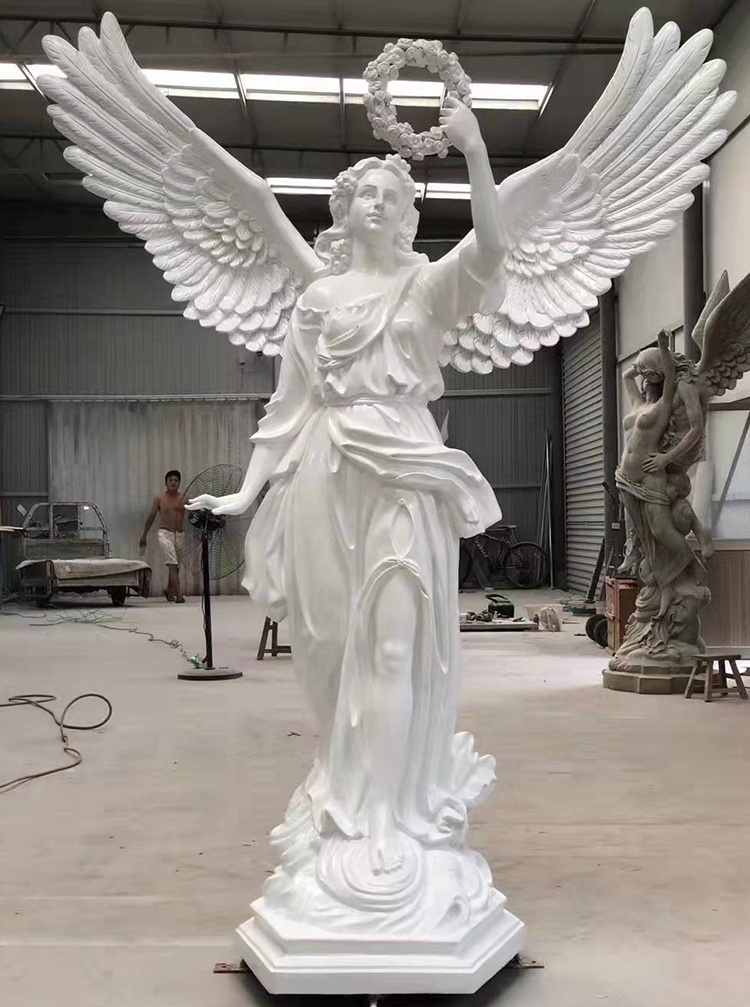 中国工場の彫刻等身大ガーデン装飾記念碑白大理石の美しい天使像彫刻の