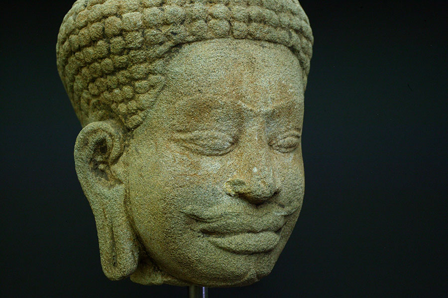 カンボジア クメール 釈迦（？）の砂岩頭部像 古代美術: SEMBA ART