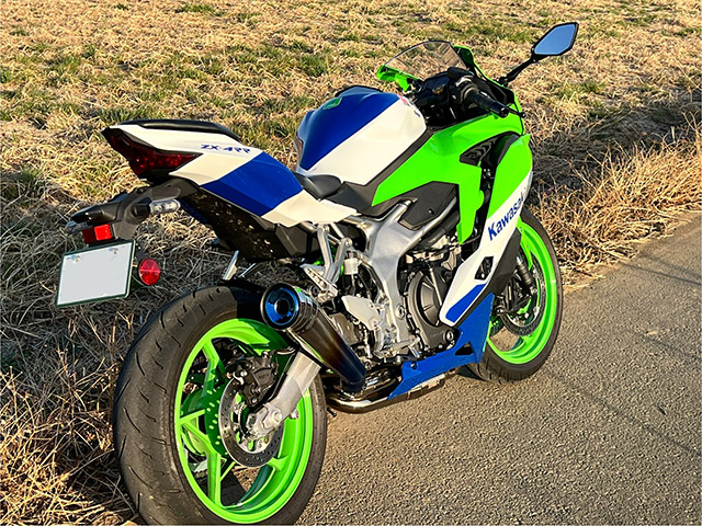 ZX-4R/RR POWERBOX | 忠さんが陣頭指揮をとってマフラーを開発していく