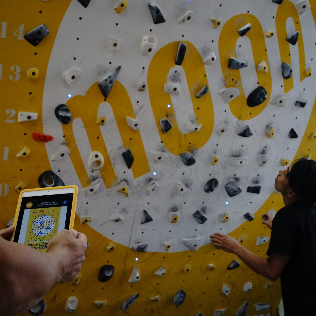 MOONBOARD | クライミングジム【CRUX】オフィシャルサイト