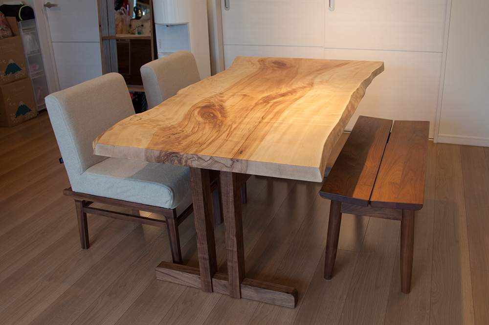 トチ材 w1500一枚板ダイニングテーブル 国産材 | da BOSCO FURNITURE
