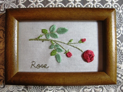 青木和子さんの刺繍「ローズ」: 私のお気に入り