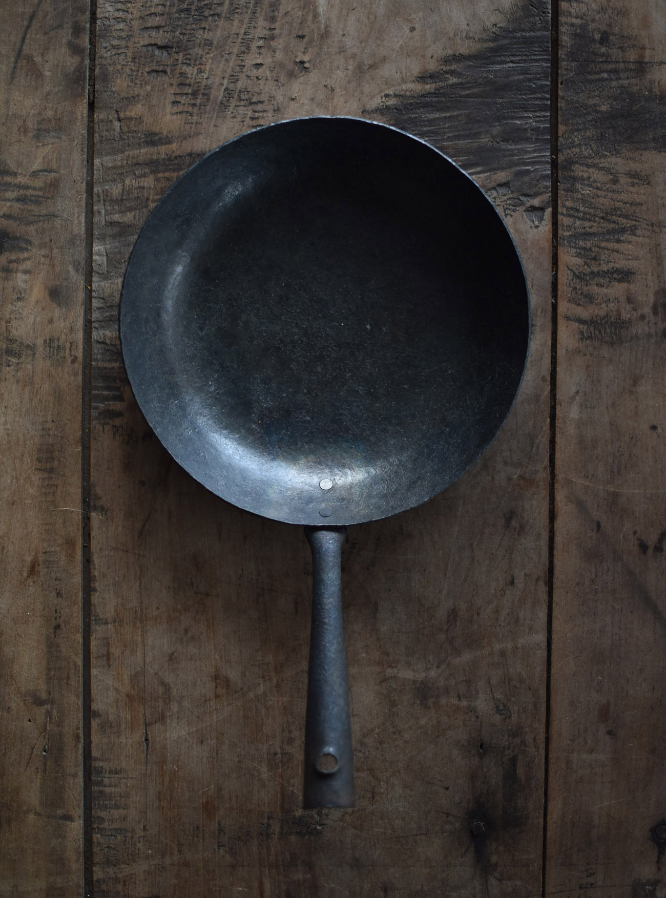 gallery yaichi | permanent artist | 成田理俊 | フライパン/Frying Pan