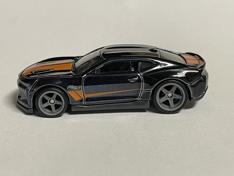 2024 Hot Wheels '18 Camaro SS Super Treasure Hunt Mainline HW