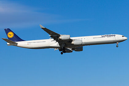 D-AIHZ Lufthansa Airbus A340-600 | Planespotters.net